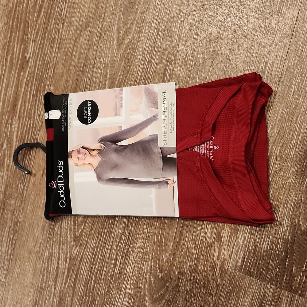 Cuddl Duds Deep Red Stretch Thermal Long-Sleeve Split V-Neck Henley